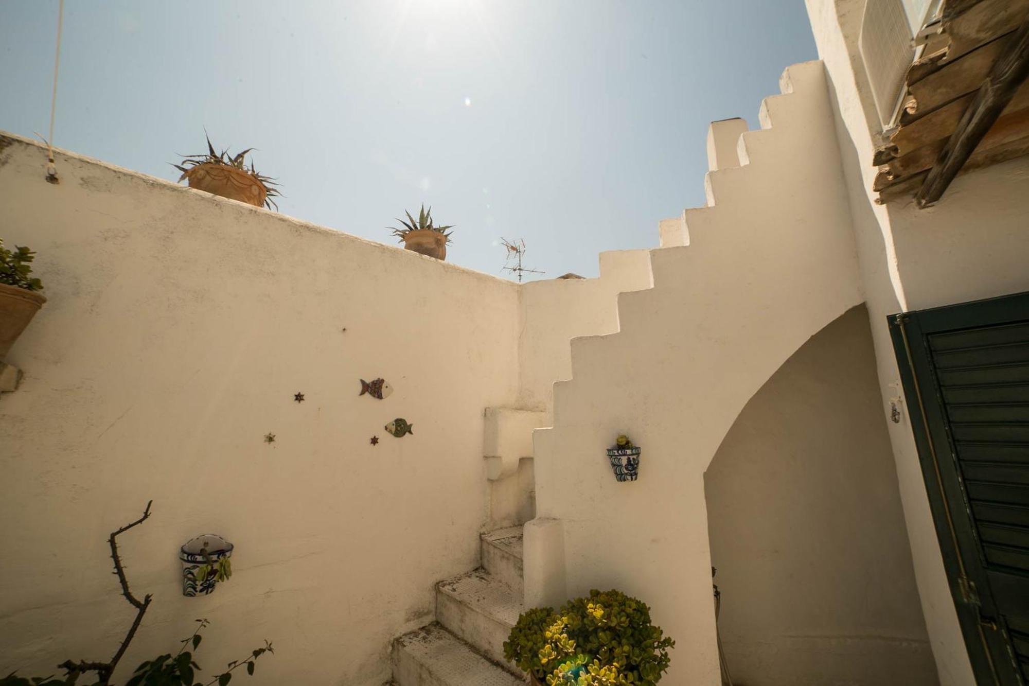 فيلا 4 Balconi House-San Gregorio Palazzo Unico Vista Mare غالّيبولي المظهر الخارجي الصورة