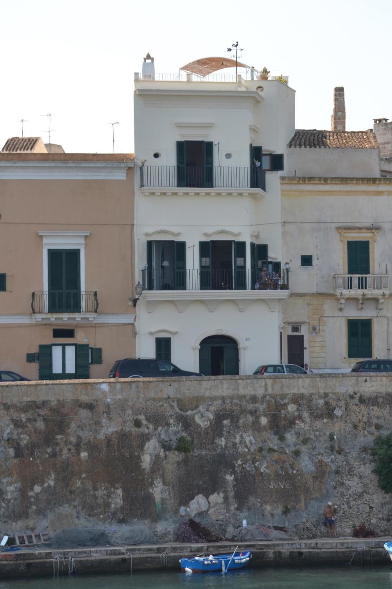 فيلا 4 Balconi House-San Gregorio Palazzo Unico Vista Mare غالّيبولي المظهر الخارجي الصورة